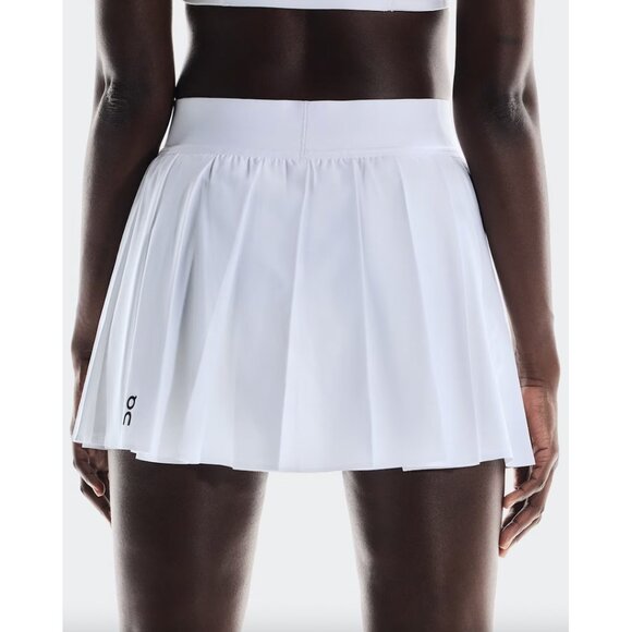 ON Cloud Court Skirt Pleated in White Size X-Large - Picture 1 of 8